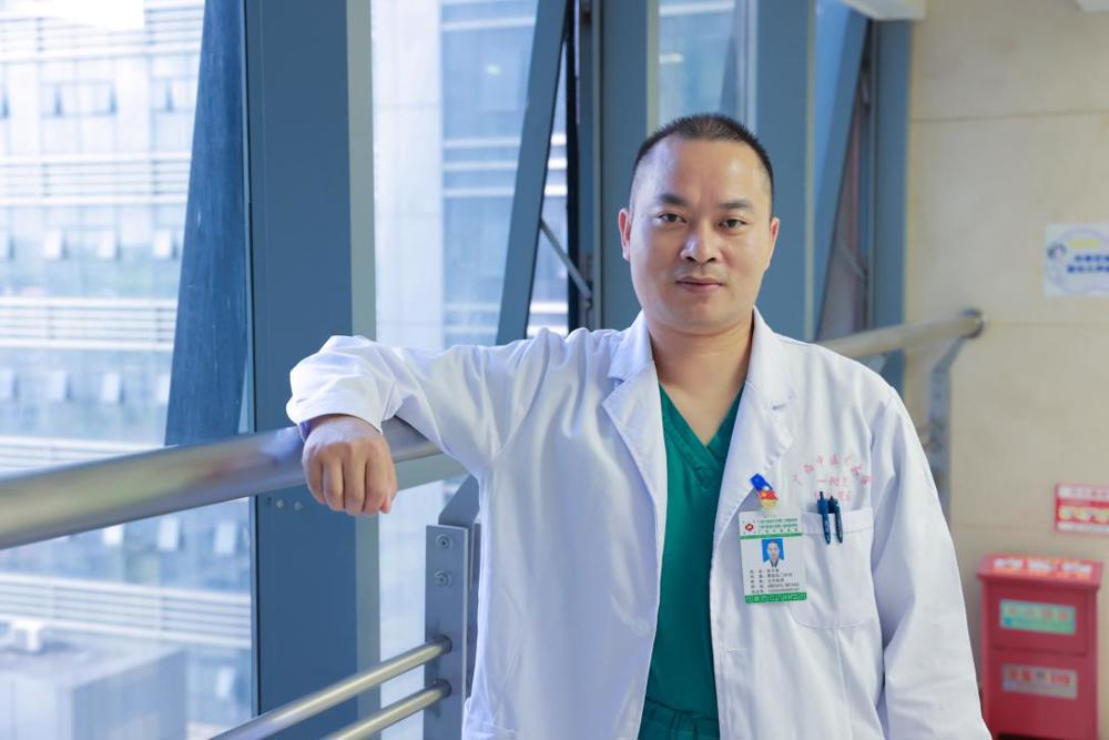 ר��ίԱ-��ƽ��